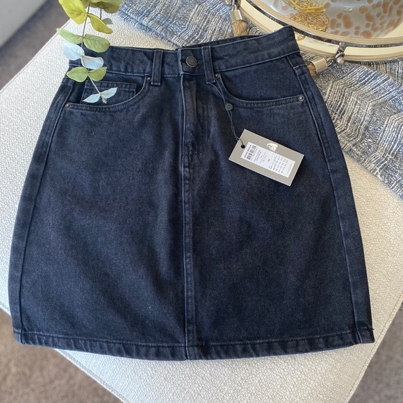 COPY - Veto Moda Mini Skirt - Picture 5 of 9